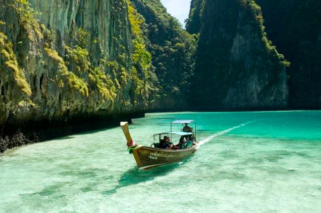 Long-tailed fishing boat tour on Phi Phi Leh Island, Thailand  Copyright: x xAllCanadaPhotosx 1990-78329