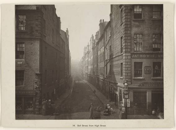 RECORD DATE NOT STATED Bell Street in Glasgow, seen from High Street, Thomas Annan (Attributed to), 1868 - 1877 photograph Glasgow photographic support. cardboard carbon print street Glasgow Copyright: xpiemagsx rknbpie14012024-57323 !ACHTUNG AUFNAHMEDATUM GESCHÄTZT!