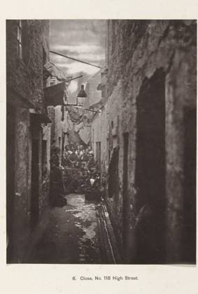 RECORD DATE NOT STATED The Slums of Glasgow, Thomas Annan (attributed to), 1868 - 1877 photograph Glasgow paper. cardboard carbon print lane, alley. anonymous historical persons portrayed in a group, in a group-portrait Glasgow Copyright: xpiemagsx rknbpie14012024-57328 !ACHTUNG AUFNAHMEDATUM GESCHÄTZT!