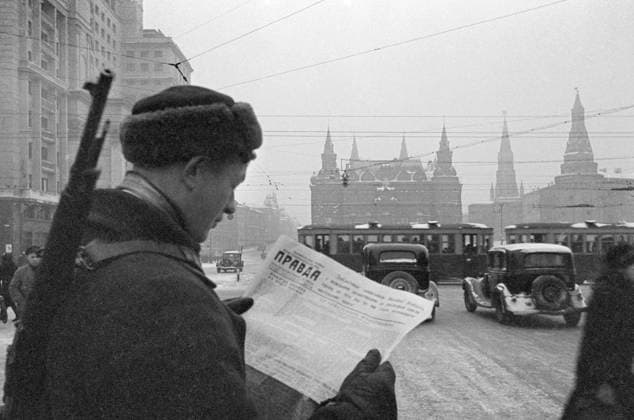 Wartime city life: Moscow in October - December 1941 669616 10.11.1941 Wartime city life: Moscow in October - December 1941. Anatoliy Garanin Sputnik Moscow Russia  Copyright: xAnatoliyxGaraninx