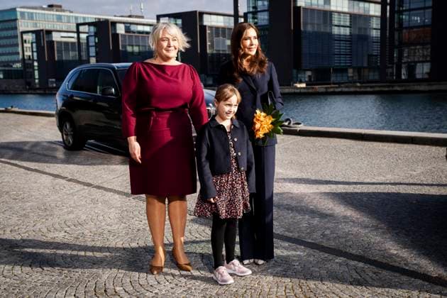 Queen Mary is received by Education and Research Minister Christina Egelund (M) and flower girl Lily upon arrival at the EliteForsk awards ceremony in Den Sorte Diamant in Copenhagen, Monday 26 February 2024. The Ministry of Education and Research annually awards EliteForsk awards to the leading researchers in their field with the aim of creating awareness about research in Denmark.. (Photo: Ida Marie Odgaard Ritzau Scanpix) , Copenhagen Denmark Copyright: RitzauxScanpix IdaxMariexOdgaardx COP15783 spdk20240226-162828-L