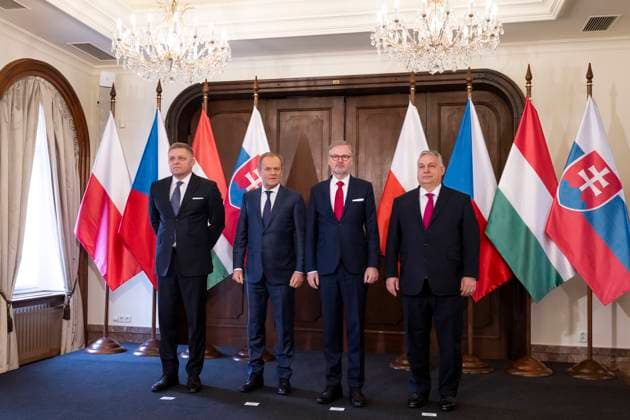 News Themen der Woche KW09 News Bilder des Tages Czech Prime Minister Petr Fiala (2nd from right) meets with counterparts from Visegrad Four (V4) countries, Slovak PM Robert Fico (left), Polish PM Donald Tusk (2nd from left) and Hungarian PM Viktor Orban (right), primarily on energy security, EU strategic agenda, illegal migration, support to International Visegrad Fund, in Prague, Czech Republic, on February 27, 2024. (CTKxPhoto OndrejxDeml) CTKPhotoP2024022702973  CTKPhotoP2024022702973