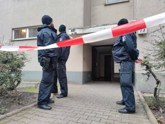 Bilder des Jahres 2024, News 02 Februar News Themen der Woche KW09 News Bilder des Tages Berlin, Deutschland, 27.02.2024: Sebastianstraße, Kreuzberg: Festnahme der früheren RAF-Terroristin Daniela Klette: Haus, in dem die frühere RAF-Terroristin Daniela Klette festgenommen wurde; Spurensicherung *** Berlin, Germany, 27 02 2024 Sebastianstraße, Kreuzberg Arrest of former RAF terrorist Daniela Klette House where former RAF terrorist Daniela Klette was arrested Forensics Copyright: xdtsxNachrichtenagenturx dts_32164