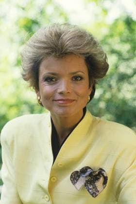 Schauspielerin Uschi Glas beim Fototermin der ZDF-Serie Zwei Münchner in Hamburg (Arbeitstitel Zwei Bayern in Hamburg) im Mai1988 in Hamburg *** Actress Uschi Glas at the photo shoot for the ZDF series Zwei Münchner in Hamburg working title Zwei Bayern in Hamburg in May1988 in Hamburg