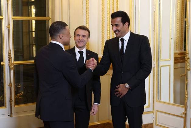 Entertainment Themen der Woche KW09 Entertainment Bilder des Tages dîner officiel à l Elysée PHOTOPQR LE PARISIEN Le Parisien Arnaud Journois ; PARIS ; 27 02 2024 ; POLITIQUE , 27 02 2024 , PALAIS DE L ELYSEE LE PRESIDENT DE LA REPUBLIQUE EMMANUEL MACRON RECOIT SON ALTESSE CHEIKH TAMIN BIN HAMAD AL THANI , EMIR DU QATAR DANS LE CADRE D UNE VISITE D ETAT Kylian Mbappé. PHOTO LE PARISIEN ARNAUD JOURNOIS official dinner on the sidelines of the Qatari Emir s state visit at the Elysee Palace, in Paris, on February 27, 2024. PARIS 75 France  Copyright: xPHOTOPQR LExPARISIEN MAXPPPxLexParisienx xArnaudxJournoisx 20240227LPA2021 20240227LPA2021