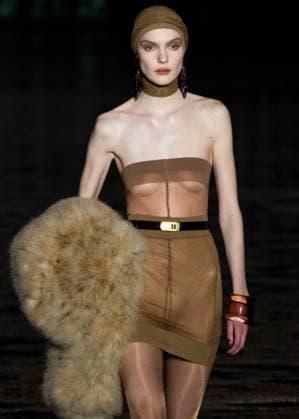 PARIS FASHION WEEK WOMEN WEAR FALL WINTER 24-25 SAINT LAURENT sylvie lefort MAXPPP - 27 02 2024 @sylvie Lefort Photography MAXPPP 27 02 2024 Models present creations from the Fall Winter 2024 25 Women wear collection by SAINT LAURENT – Directeur Artistique Anthony Vaccarello during the Paris Fashion Week, in Paris, France 26th february 2024. The presentation of the Women’s collections runs from 27th february to 5th March  Copyright: xMAXPPPxsylviexlefortx LFR202402282544 LFR202402282544