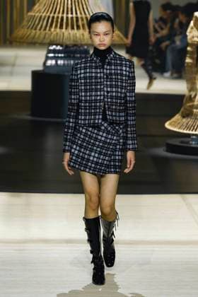 YV - DÃ filÃ de mode Femmes prÃªt-Ã -porter automne-hiver 2024 2025 Christian Dior lors de la fashion week de Paris DÃ filÃ de mode Femmes prÃªt-Ã -porter automne-hiver 2024 2025 Christian Dior lors de la fashion week de Paris. Le 27 fÃ vrier 2024 Women PAP F W 2024 2025 Christian Dior fashion show in Paris. On February 27th 2024 Paris France  Copyright: xAgencex xBestimagexAgencex xBestimagex