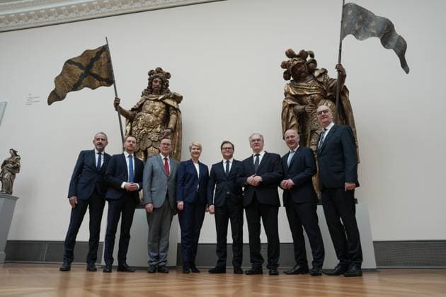 News Themen der Woche KW09 Ministerpräsidentenkonferenz Ost MPK-Ost, Regionalkonferenz der Regierungschefin und der Regierungschefs der ostdeutschen Länder im Bodemuseum in Berlin. Regierender Bürgermeister Berlin, Kai Wegner Ministerpräsident Dietmar Woidke, Brandenburg Ministerpräsidentin Manuela Schwesig, Mecklenburg-Vorpommern Ministerpräsident Michael Kretschmer, Sachsen Ministerpräsident Reiner Haseloff, Sachsen-Anhalt Ministerpräsident Bodo Ramelow, Thüringen Hermann Parzinger, Präsident, Stiftung Preußischer Kulturbesitz Carsten Schneider, Staatsminister und Beauftragter der Bundesregierung für Ostdeutschland Berlin Berlin GER *** Minister Presidents Conference East MPK East, regional conference of the heads of government of the East Germa