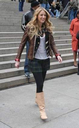 Blake Lively5961.JPG New York, New York 4-7-08 Taylor Momsen, Blake Lively, Leighton Meester & Penn Badgley filming on the set of Gossip Girls Digital photo by Endico Canavero-PHOTOlink. New York NY USA EDITORIAL USE ONLY Copyright: xx x phlphotos175447