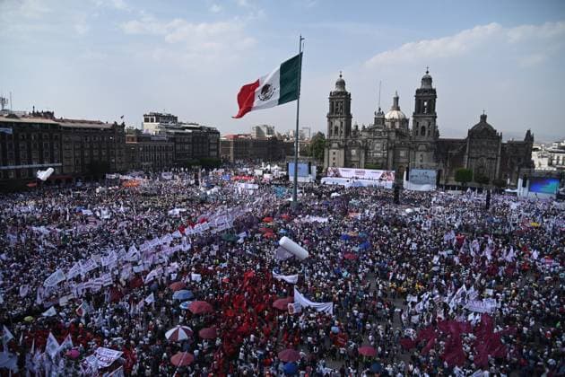 News Themen der Woche KW09 News Bilder des Tages Beginning Campaign Of The Claudia Sheinbaum to contest the Presidency of Mexico March 1, 2024 in Mexico City, Mexico: General view of the Mexico City Zocalo full of supporters of the Claudia Sheinbaum Pardo, candidate for the presidency of Mexico for the Let s Keep Making History coalition during a political rally for the start campaign at Zocalo of Mexico City . on March 1, 2024. In Mexico City, Mexico. (Photo by Marco Gonzalez Eyepix Group) Copyright: xMarcoxGonzalezx xEyepixxGroupx MTG_01032024_113260JPEG