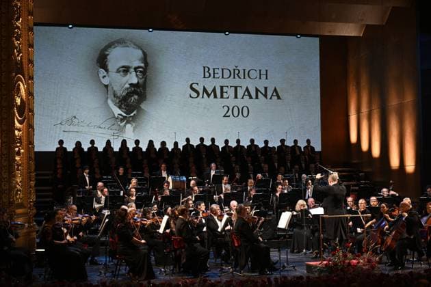 Bilder des Jahres 2024, Entertainment 03 März Entertainment Themen der Woche KW09 The festive concert on the 200th anniversary of birth of Bedrich Smetana in National Theatre, Prague, Czech Republic, on March 2nd, 2024. The soloists were accompanied by the National Theatre Orchestra (pictured). (CTKxPhoto MichalxKrumphanzl) CTKPhotoP2024030206281  CTKPhotoP2024030206281