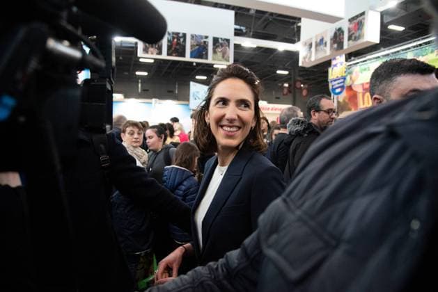 Valerie Hayer Visits Agriculture Fair - Paris French Member of the European Parliament and candidate head of list for the group Renew (Renaissance) for the upcoming 2024 European elections Valerie Hayer during a visit at the International Agriculture Fair on March 2, 2024. Photo by Florian Poitout ABACAPRESS.COM Paris France  Copyright: xPoitoutxFlorian ABACAx