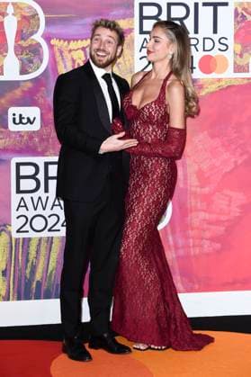Zara McDermott und Sam Thompson bei der Verleihung der 44. BRIT Awards 2023 in der O2 Arena. London, 02.03.2024