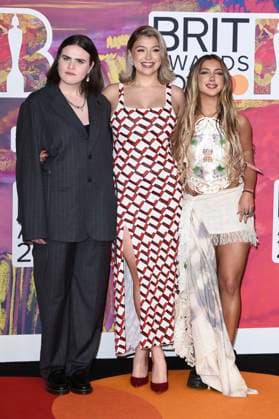 Venbee, Caity Baser und Charlotte Plank bei der Verleihung der 44. BRIT Awards 2023 in der O2 Arena. London, 02.03.2024