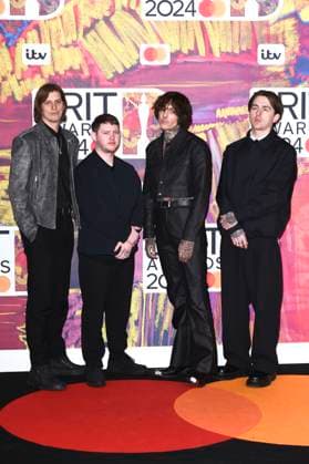 Matt Kean, Lee Malia, Oliver Sykes und Matt Nicholls von Bring Me the Horizon bei der Verleihung der 44. BRIT Awards 2023 in der O2 Arena. London, 02.03.2024