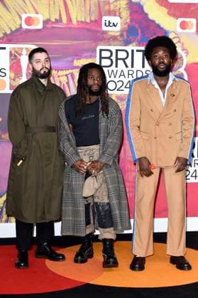 Graham ˜G™ Hastings, Kayus Bankole und Alloysious Massaquoi von Young Fathers bei der Verleihung der 44. BRIT Awards 2023 in der O2 Arena. London, 02.03.2024