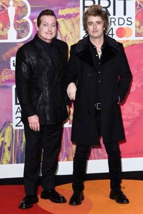 Tre Cool, Billie Joe Armstrong von Green Day bei der Verleihung der 44. BRIT Awards 2023 in der O2 Arena. London, 02.03.2024