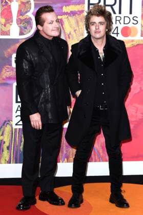 Tre Cool, Billie Joe Armstrong von Green Day bei der Verleihung der 44. BRIT Awards 2023 in der O2 Arena. London, 02.03.2024