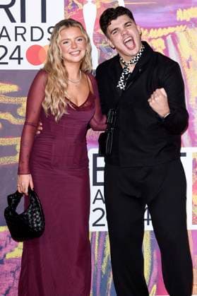 Anna Maynard und Harry Clark bei der Verleihung der 44. BRIT Awards 2023 in der O2 Arena. London, 02.03.2024