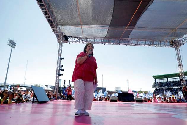 Xochitl Galvez in Querétaro, Mexico - 03 Mar 2024 Xochitl Galvez, candidate of the Fuerza y ??Corazón por México coalition speaks during the rally. Xochitl Galvez, candidate of the Fuerza y ??Corazón por México coalition, held a rally at the Olympic Stadium in Querétaro to talk about her proposals for the next elections, where she will seek to become the first woman to govern the country. Queretaro Mexico Copyright: xCesarxGomezx xSOPAxImagesx _EGR9510
