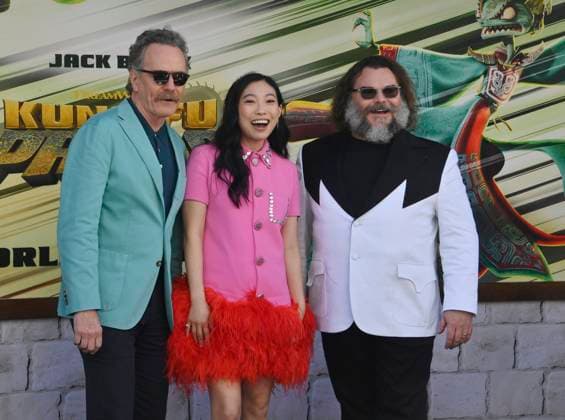 Bilder des Jahres 2024, Entertainment 03 März Entertainment Themen der Woche KW09 Entertainment Bilder des Tages Cast members Bryan Cranston, Awkwafina and Jack Black (L-R) attend the premiere of the animated motion picture comedy Kung Fu Panda 4 at AMC The Grove in Los Angeles on Sunday, March 3, 2024. Storyline: Po is gearing up to become the spiritual leader of his Valley of Peace, but also needs someone to take his place as Dragon Warrior. As such, he will train a new kung fu practitioner for the spot and will encounter a villain called the Chameleon who conjures villains from the past.  LAP2024030326 JIMxRUYMEN