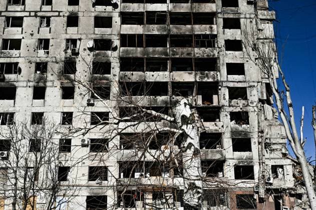 News Themen der Woche KW10 News Bilder des Tages Life In Orikhiv Situated Close To Front Line - Ukraine Orikhiv, Ukraine - February 28, 2024 - A block of flats shows damage caused by Russian shelling, Orikhiv, Zaporizhzhia region, southeastern Ukraine. Photo by Dmytro Smolienko Ukrinform ABACAPRESS.COM Orikhiv Zaporizhzhia region Ukraine  Copyright: xSmoliyenkoxDmytro Ukrinform ABACAx