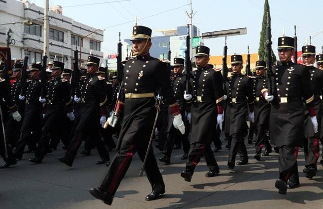 EUM20190505NAC15.JPG PUEBLA, Pue. Anniversary Aniversario-Batalla de Puebla.- 5 de mayo de 2019. Aspectos del desfile conmemorativo por el 157 aniversario de la Batalla de Puebla, en el que participan militares, escuelas y sociedad civil. Foto: Agencia EL UNIVERSAL EELG EDITORIAL USE ONLY