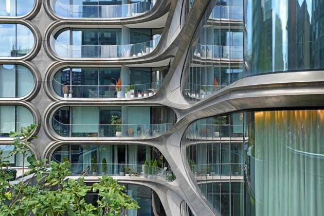 Fassade Wohngebäude 520 West 28th Street von Architektin Zaha Hadid, am High Line Park, Hudson Yards, Stadtteil Chelsea, West Manhattan, New York City, New York, USA, Nordamerika *** Facade Residential building 520 WEST 28th Street from Architect Zaha Hadid, on High Line Park, Hudson Yards, District Chelsea, WEST Manhattan, New York City, New York, USA, North America Copyright: imageBROKER UwexKazmaier iblkaz10235046.jpg RECORD DATE NOT STATED
