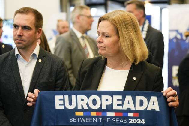 100 Tage vor dem Anpfiff der UEFA EURO 2024 100 Tage vor dem Anpfiff der UEFA EURO 2024 lädt Sport- und Innenministerin Nancy Faeser zum Countdown Event in das Bundesministerium des Innern und für Heimat ein. Mit DFB-Sportdirektor Rudi Völler, Turnierdirektor der UEFA EURO 2024 Philipp Lahm und Turnierbotschafterin Celia äaöic Berlin Berlin GER
