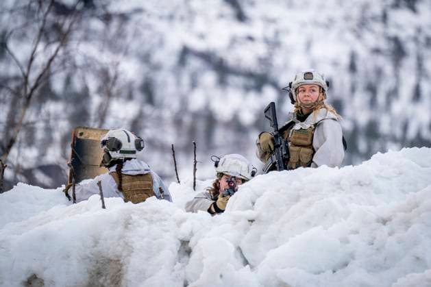 Bilder des Jahres 2024, News 03 M?rz News Themen der Woche KW10 News Bilder des Tages Nordic Response 2024 Alta 20240306. Norske soldater gjor seg klare til a delta i militaerovelsen Nordic Response pa et samlingspunkt utenfor Alta. Over 20 000 norske og allierte soldater fra 13 land skal trene sammen pa a forsvare Norden. Soldatene kommer fra Belgia, Canada, Danmark, Finland, Frankrike, Italia, Nederland, Norge, Spania, Storbritannia, Sverige, Tyskland og USA. Den norske militaerovelsen Cold Response har lang historie og finner sted i Nord-Norge hvert annet ar. Pa grunn av NATO-utvidelsen med Finland og straks Sverige, er ovelsen blitt utvidet til et Nordic Response. Foto: Heiko Junge NTB Alta Norge iFHJIr99YH0 EDITORIAL USE ONLY Ref:_BNC_POLiFHJIr99YH0.jpg  Copyright: xHeikoxJungex xNTBx