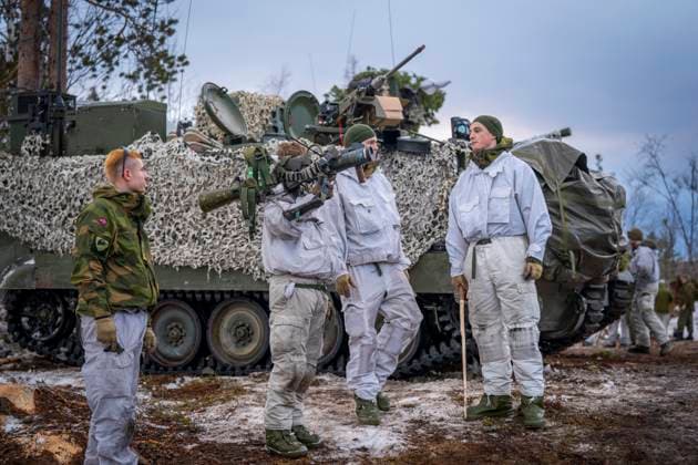 News Themen der Woche KW10 Nordic Response 2024 Alta 20240306. Norske soldater gjor seg klare til a delta i militaerovelsen Nordic Response pa et samlingspunkt utenfor Alta. Over 20 000 norske og allierte soldater fra 13 land skal trene sammen pa a forsvare Norden. Soldatene kommer fra Belgia, Canada, Danmark, Finland, Frankrike, Italia, Nederland, Norge, Spania, Storbritannia, Sverige, Tyskland og USA. Den norske militaerovelsen Cold Response har lang historie og finner sted i Nord-Norge hvert annet ar. Pa grunn av NATO-utvidelsen med Finland og straks Sverige, er ovelsen blitt utvidet til et Nordic Response. Foto: Heiko Junge NTB Alta Norge Q3Jr0H3Is8M EDITORIAL USE ONLY Ref:_BNC_POLQ3Jr0H3Is8M.jpg  Copyright: xHeikoxJungex xNTBx