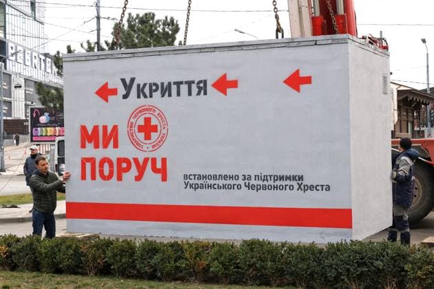 News Themen der Woche KW10 News Bilder des Tages ODESA, UKRAINE - MARCH 7, 2024 - The first modular shelter for temporary stay during air raids has been installed with the support of the Ukrainian Red Cross Society at the final stop of tram N5 in Arcadia, Odesa, southern Ukraine. Modular bomb shelter installed at tram stop in Odesa  Copyright: xNinaxLiashonokx