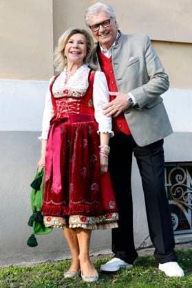 Marianne & Michael Hartl vor dem Konzert Könige der Volksmusik - Die Abschiedstour von Marianne & Michael in der Stadthalle. Zerbst, 07.03.2024