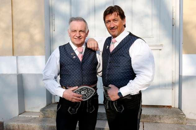 Otto Demetz und Joakin Stuffer (Die Ladiner) vor dem Konzert Könige der Volksmusik - Die Abschiedstour von Marianne & Michael in der Stadthalle. Zerbst, 07.03.2024