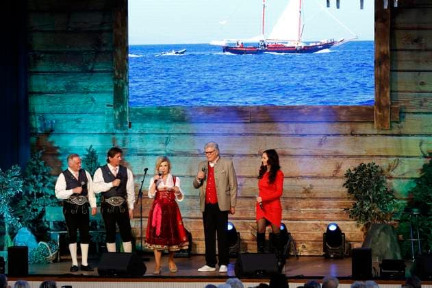 Die Ladiner, Marianne & Michael und Anita Hofmann beim Konzert Könige der Volksmusik - Die Abschiedstour von Marianne & Michael in der Stadthalle. Zerbst, 07.03.2024
