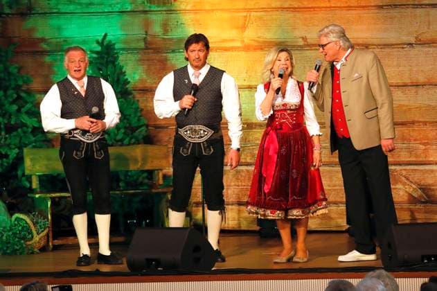 Die Ladiner und Marianne & Michael beim Konzert Könige der Volksmusik - Die Abschiedstour von Marianne & Michael in der Stadthalle. Zerbst, 07.03.2024
