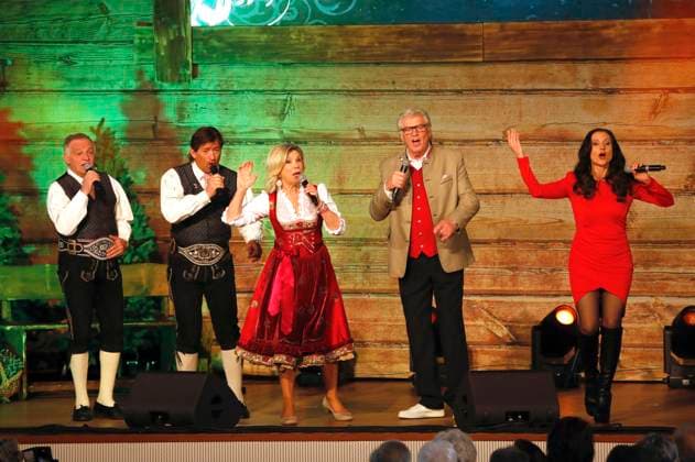 Die Ladiner, Marianne & Michael und Anita Hofmann beim Konzert Könige der Volksmusik - Die Abschiedstour von Marianne & Michael in der Stadthalle. Zerbst, 07.03.2024