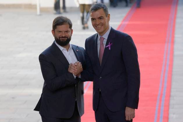 News Themen der Woche KW10 Santiago, 8 de marzo de 2024 El Presidente de la Republica Gabriel Boric recibe al Presidente del Gobierno de Espa–a, Pedro Sanchez, en Visita Oficial a nuestro pais. Dragomir Yankovic Aton Chile, Santiago Chile Aton_879044 *** Santiago, March 8, 2024 The President of the Republic Gabriel Boric receives the President of the Government of Spain, Pedro Sanchez, on an Official Visit to our country Dragomir Yankovic Aton Chile, Santiago Chile Aton Chile Aton 879044  Copyright: DRAGOMIRxYANKOVIC ATONxCHILE