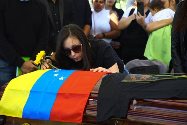 News Themen der Woche KW10 News Bilder des Tages Santiago, 8 marzo 2024. funeral del ex militar venezolano ronald Ojeda asesinado Edwin Navarro Aton Chile, Santiago Chile Aton_879241 *** Santiago, March 8, 2024 funeral of murdered former Venezuelan military officer Ronald Ojeda Edwin Navarro Aton Chile, Santiago Chile Aton 879241  Copyright: EDWINxNAVARRO ATONxCHILE