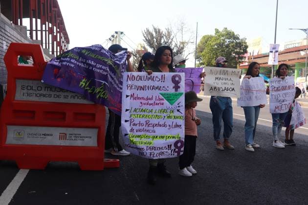 March 8, 2024 in Mexico City, Mexico: A woman reacts while take part during the closing Zaragoza Avenue within the framework of International Women s Day. on March 8, 2024. in Mexico City, Mexico. Mexico City Mexico - ZUMAe321 20240308_zia_e321_016 Copyright: xCarlosxSantiagox
