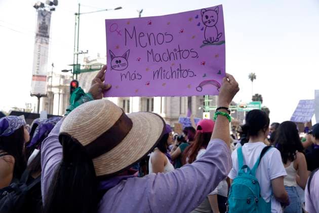 March 8, 2024, Mexico City, Mexico:A womanholds a placard during International Women s Day demonstration to protest agains femicides. hundreds of women join protests around the world to commemorate International Women Day. on March 8, 2024 in Mexico City, Mexico Mexico City Mexico - ZUMAe321 20240308_zia_e321_066 Copyright: xLuisxBarronx