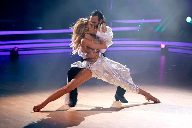Lulu Lewe mit Massimo Sinato in der zweiten Live-Show der 17. Staffel der RTL-Tanzshow Let s Dance im MMC Coloneum. Köln, 08.03.2024
