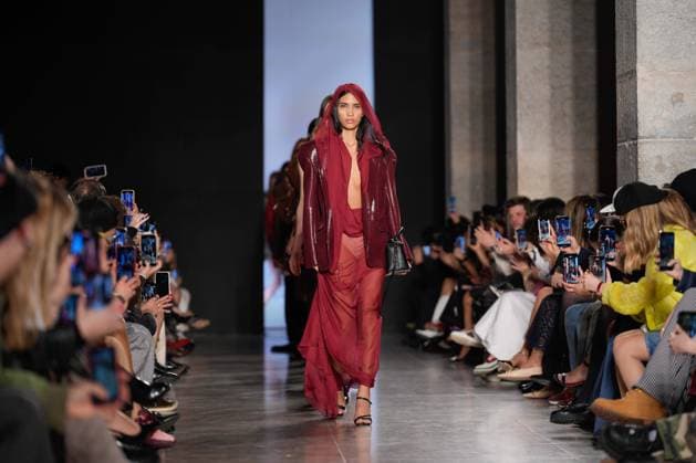 Lisbon Fashion Week in Lisboa, Portugal - 09 Mar 2024 A model walks the runway during the Goncalo Peixoto fashion show at ModaLisboa For Good, Lisbon Fashion Week in Lisboa. Lisbon Portugal Copyright: xBrunoxdexCarvalhox xSOPAxImagesx brunodecarvalho_modalisboaforgood-5317