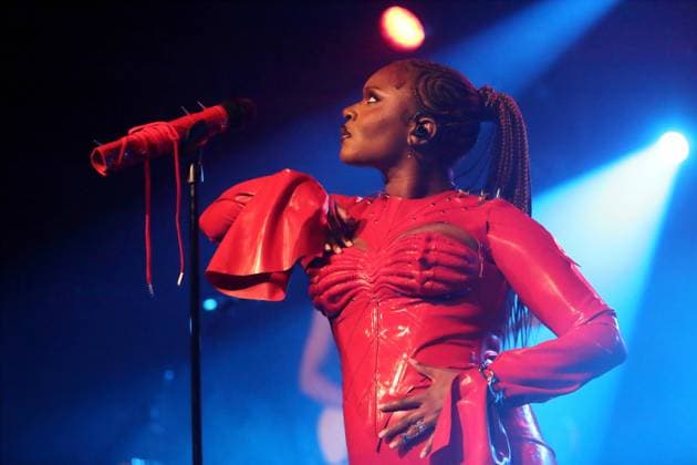 Bilder des Jahres 2024, Entertainment 03 März Entertainment Themen der Woche KW10 Entertainment Bilder des Tages Ama Serwah Genfi alias Amaarae bei einem Konzert im Astra Kulturhaus in Berlin, 9. März 2024. Amaarae Konzert Berlin *** Ama Serwah Genfi alias Amaarae at a concert at Astra Kulturhaus in Berlin, March 9, 2024 Amaarae concert Berlin