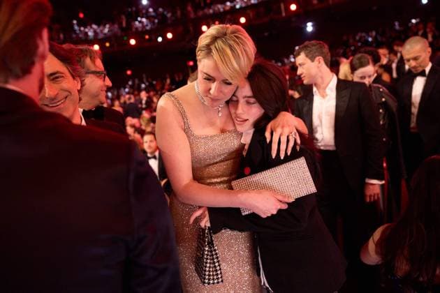 Entertainment Bilder des Tages Greta Gerwig and Billie Eilish during the live ABC telecast of the 96th OscarsÂ® at the DolbyÂ® Theatre at Ovation Hollywood on Sunday, March 10, 2024.  Copyright: xWarrickxPagex 34653-502PLX