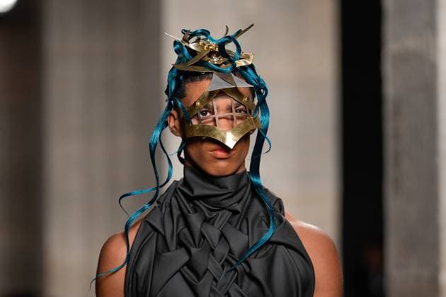 Entertainment Themen der Woche KW10 Lisbon Fashion Week in Lisboa, Portugal - 10 Mar 2024 A model walks the runway during the Valentim Quaresma fashion show at ModaLisboa For Good, Lisbon Fashion Week in Lisboa. Lisbon Portugal Copyright: xBrunoxdexCarvalhox xSOPAxImagesx brunodecarvalho_modalisboaforgood-7266