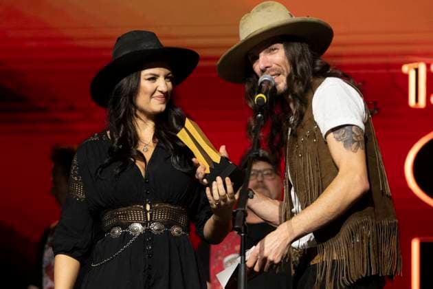Alberta Country Music Artists recognized at the 13th Annual Country Music of Alberta Awards in Edmonton Whispering Pines by Kyle McKearney (R) featuring Sarah Mckearney (L) receives the Award for Video of the Year at the 13th annual Country Music Alberta Awards in Edmonton. Edmonton Canada Copyright: xRonxPalmerx xSOPAxImagesx RonPalmer_13thCMABAwards_325952