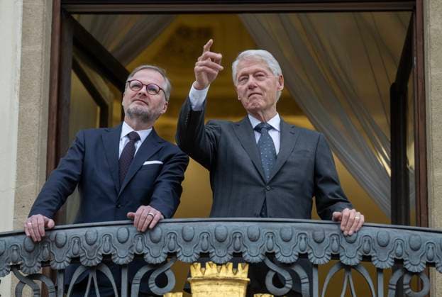 News Bilder des Tages Czech Prime Minister Petr Fiala (left) received former US President Bill Clinton, who arrived in Prague on the 25th anniversary of Czechia s accession to NATO, at the Kramar Villa in Prague, Czech Republic, on March 11, 2024. (CTKxPhoto MichaelaxRihova) CTKPhotoP2024031107159  CTKPhotoP2024031107159