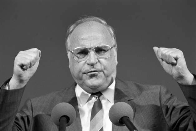 Bundeskanzler Helmut Kohl bei einer Veranstaltung zur Bürgerschaftswahl in Hamburg im Mai 1987 *** Federal Chancellor Helmut Kohl at an event for the parliamentary elections in Hamburg in May 1987