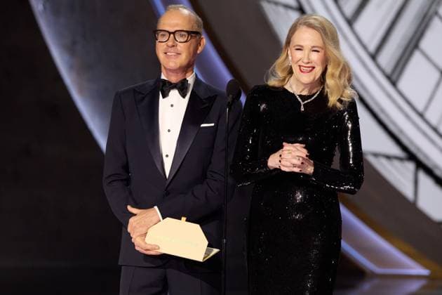 96th Oscars, Academy Awards Michael Keaton and Catherine O Hara present the OscarÂ® for Production Design during the live ABC telecast of the 96th OscarsÂ® at the DolbyÂ® Theatre at Ovation Hollywood on Sunday, March 10, 2024., Credit:Avalon.red Avalon United States of America, CA, Hollywood  Copyright: xAvalon.redx xAvalonx 0855737911